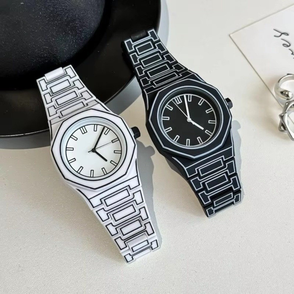 ساعة كوارتز جديدة بتصميم بسيط  - مراجعة Smartwatch Touch وسعره